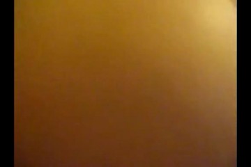 Дагестанка дома не только дает в пизду, но и сосет пенис